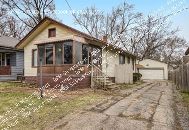 Photo - 30 N Sanford St
