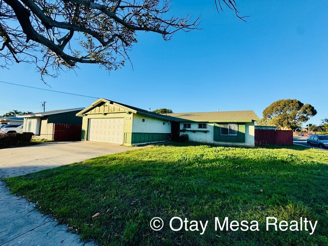 Building Photo - Charming 3-Bedroom Home with Expansive Outdoor Space