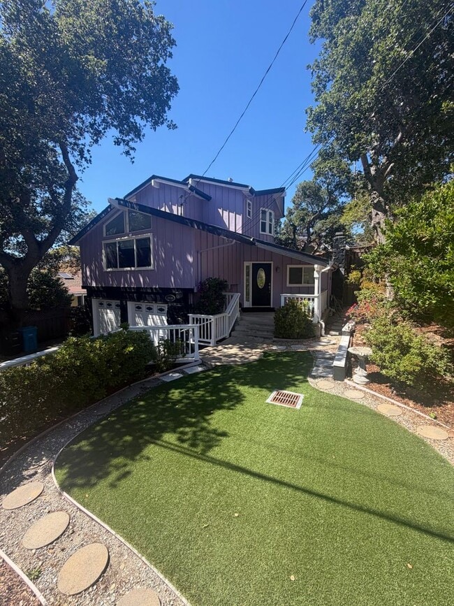 Photo - Charming Residence in Belmont