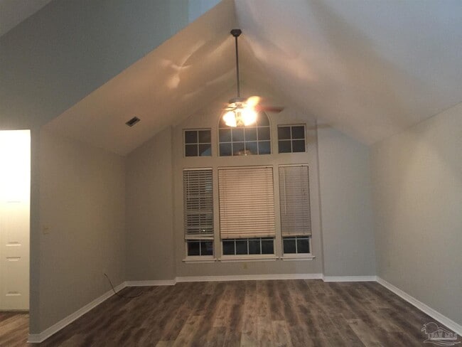 Photo - 9404 Victoria Ln