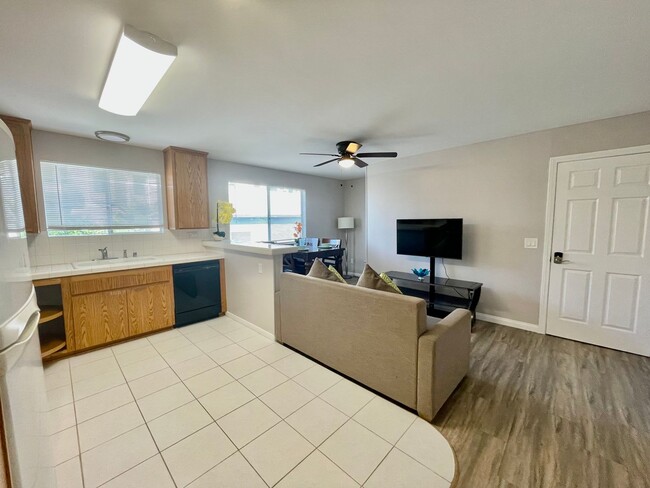 3552 Front St Unit Back 2 bedroom + 1 bathroom upstairs unit