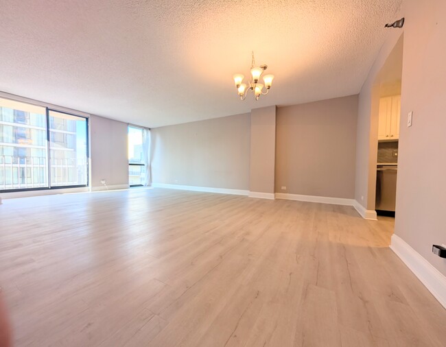 Photo - 70 W Huron St Condo Unit 1307