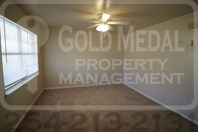 Photo - 609 Sunset Ln