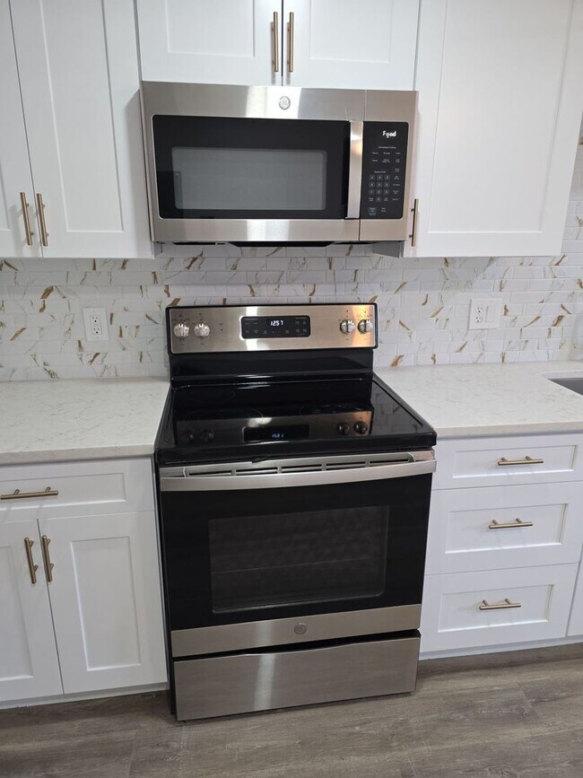 Photo - 2 Bed Garden Level Unit Available in Lakewood Unit #3