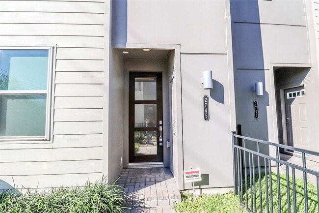 Photo - 2745 Clinton Dr