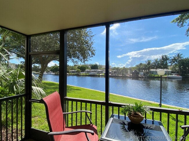 Building Photo - 14 Royal Palm Way Unit 106
