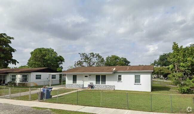 Building Photo - 4205 NW 201st St Rental