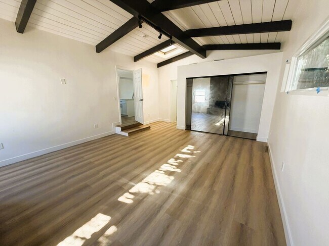 Photo - 1857 Fanwood Ave