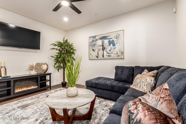 Building Photo - 12005 N Panorama Dr Unit 202