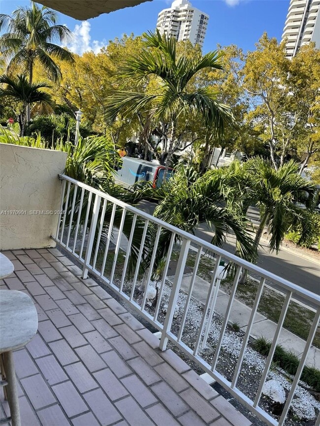 Photo - 3522 NE 171 St Unidad 212