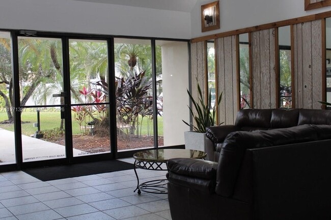 Photo - 210 Lakeview Dr Unit 306