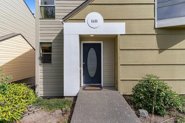 Building Photo - 2433 S I St Rental