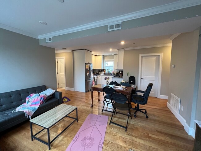 Photo - 183 River St Unidad 2