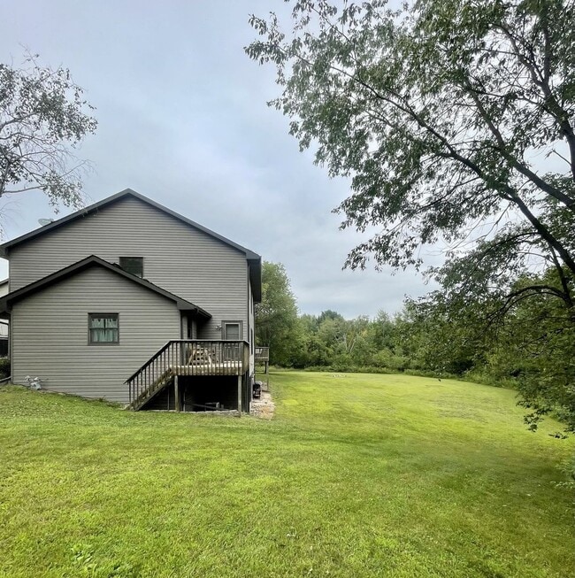 Photo - Spacious country Home on 13 acres