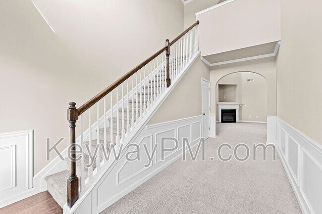 Photo - 456 Lory Ln