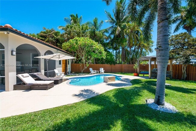 Photo - 1410 Mayo St