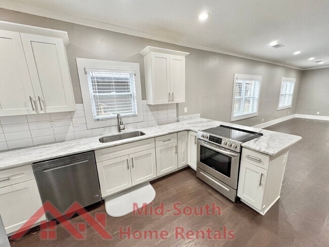 Photo - 1046 Tanglewood St