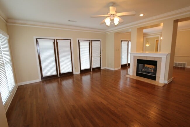 Photo - EXECUTE LIVING IN PRIVATE COMMUNITY