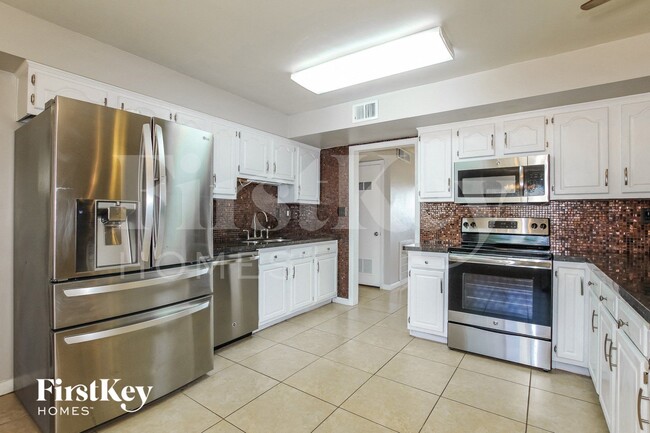 Photo - 1308 E Seldon Ln