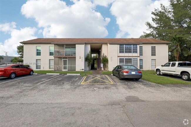 Building Photo - 454 N Laurel Dr Unit 1505 Rental