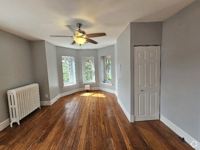 Building Photo - 142 Sumac St Rental