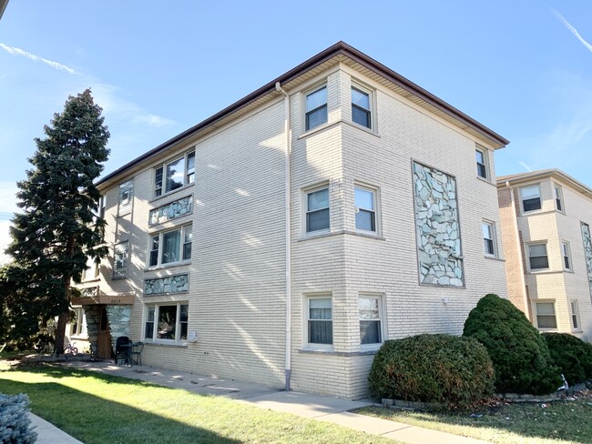 Photo - 6019 W Diversey Ave Apartment Unit 3N