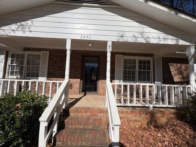 Photo - 2490 Trent Dr NE