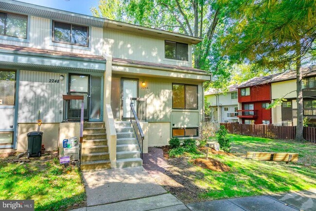 2246 White Cornus Ln