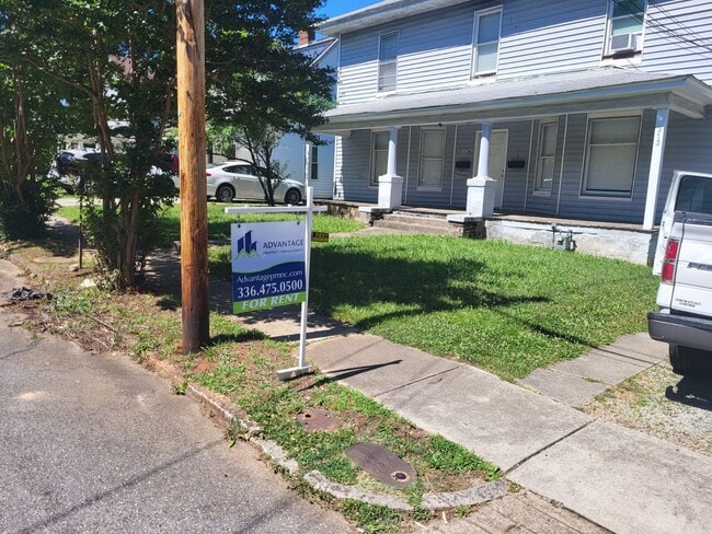 Building Photo - 313 4th St Unit B