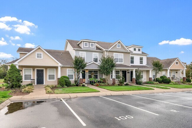 Photo - Large 2 Bedroom 2 1/2 Bath Dog Friendly Co...