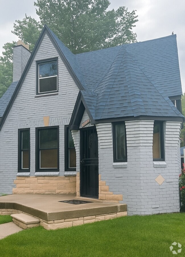 Building Photo - Hubbell Home