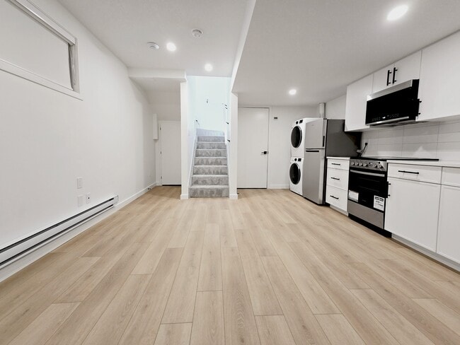 Building Photo - 9207-9117 117 Ave NW Unit 9207 BSMT