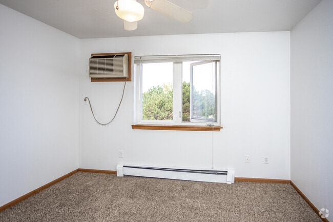 1HAB, 1BA - 648 ft² - Venbury Trail