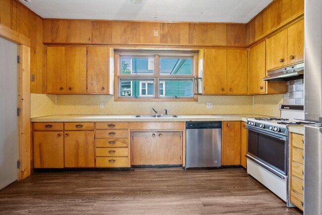 Photo - 1721 Clay St