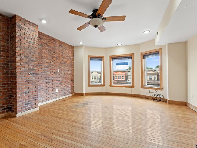 Photo - 6231 Jefferson St Unidad #2