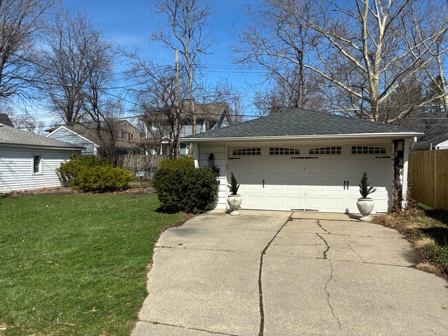 Photo - 1655 Hazel St