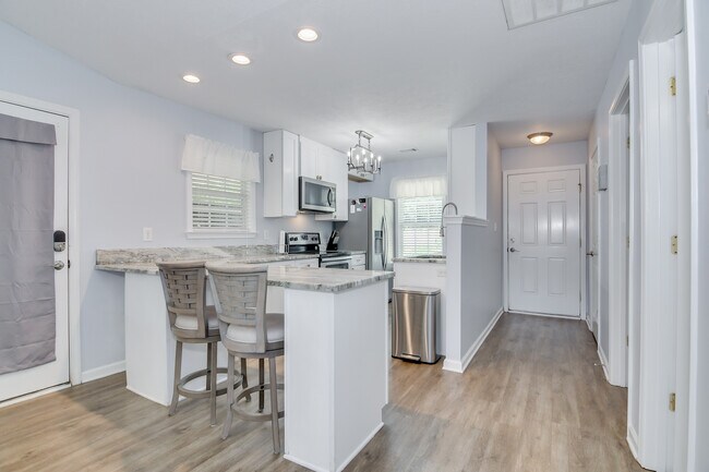 Photo - 600 Mickelson Way