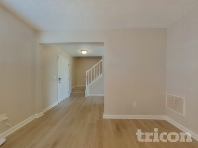 Photo - 1621 Royal Ives Dr SE