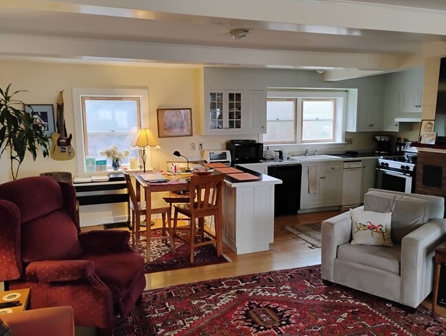 Building Photo - 873 Bragg Hill Rd Unit 2