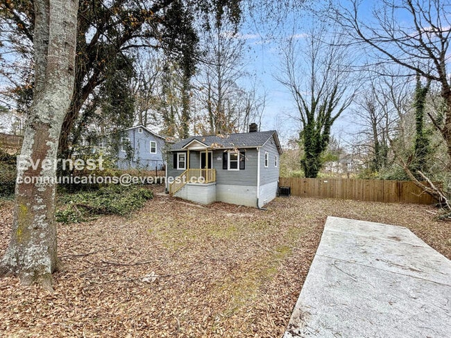 Photo - 2175 Pansy St NW