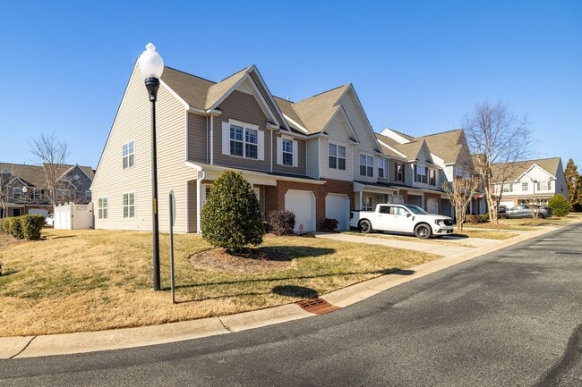Photo - 3 Bedroom, 2 1/2 Bathroom End Unit Townhome in Greensboro
