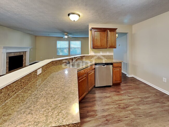 Photo - 355 Hennepin Dr