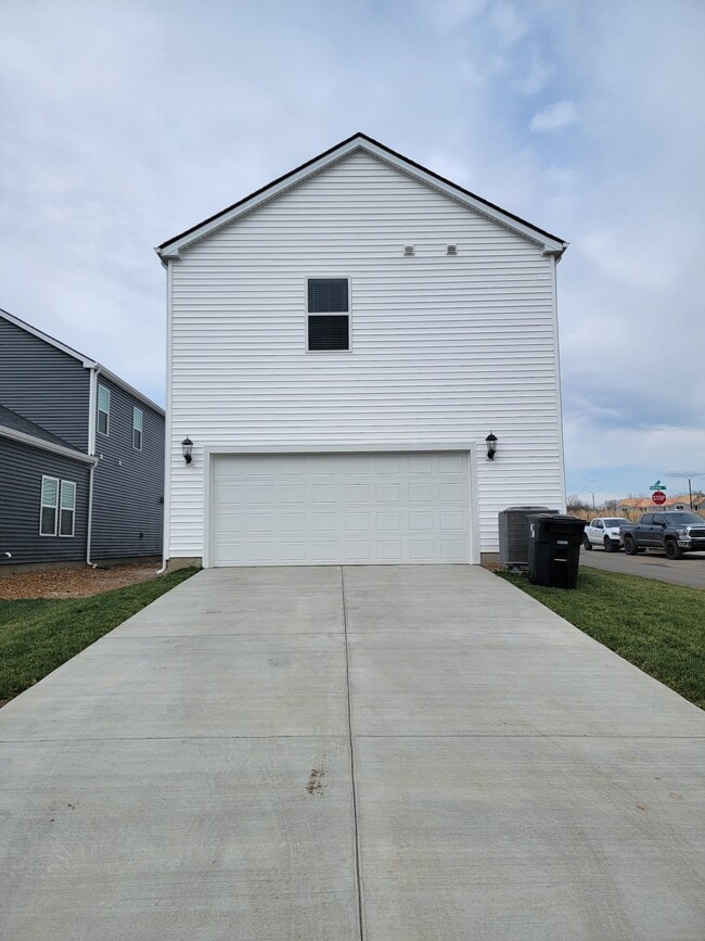 Photo - 716 Taylor Bend