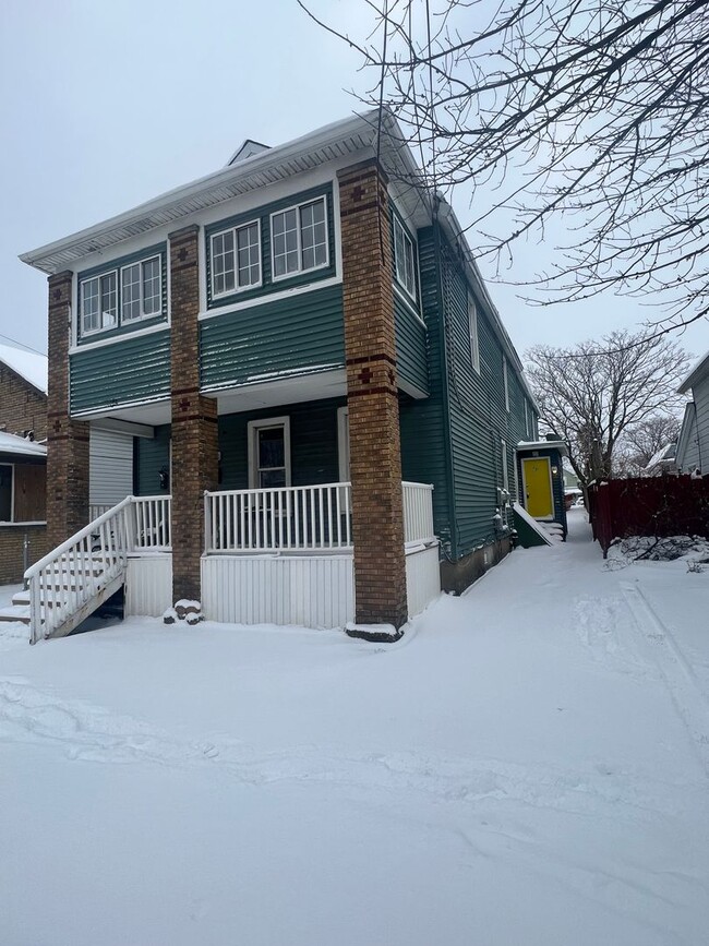 Photo - 721 E 12th St Apartment Unit #2