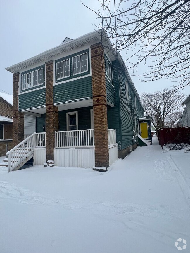 Building Photo - 721 E 12th St Unit #2 Rental