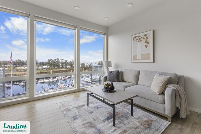 Building Photo - 11505 NE Yacht Harbor Dr Rental