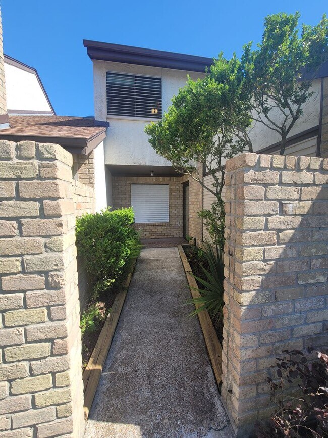 Photo - 7523 Beaudelaire Cir