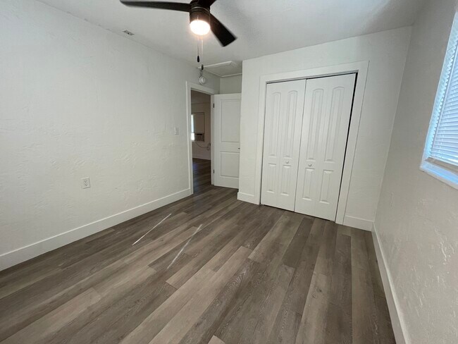 Photo - 2022 SW 6th St