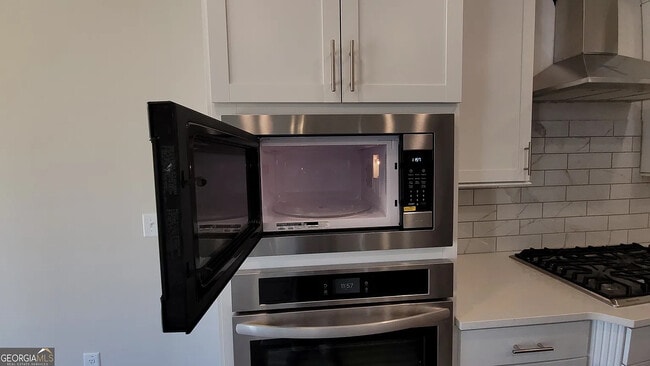 Photo - Room in House on Benjamin Dr