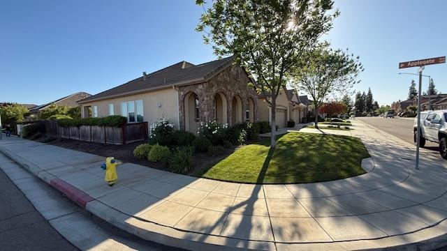 Photo - 2688 Vartikian Ave